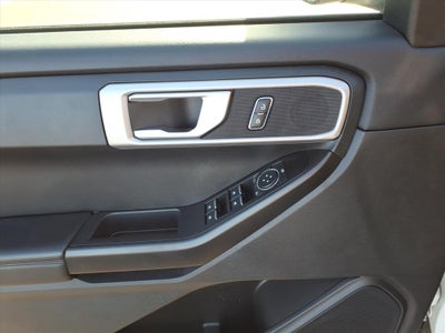 2022 Ford Explorer Base