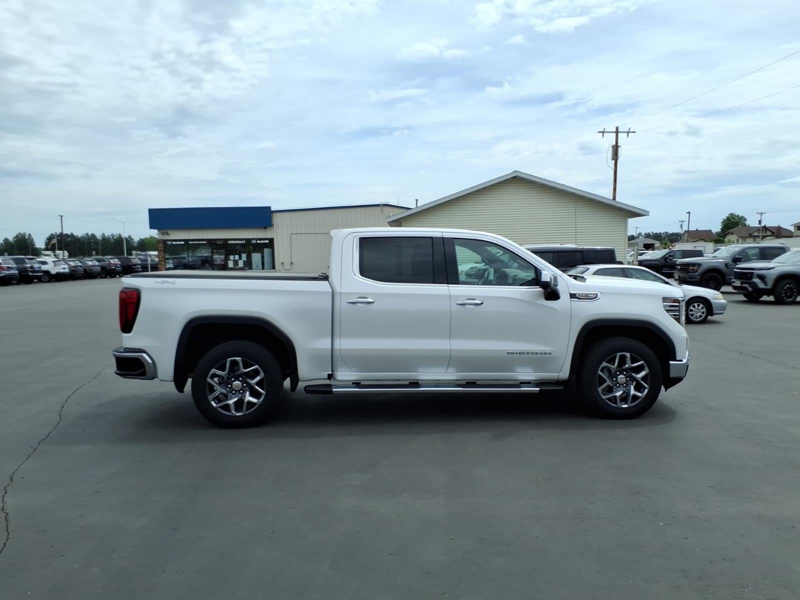 2025 GMC Sierra 1500 SLT