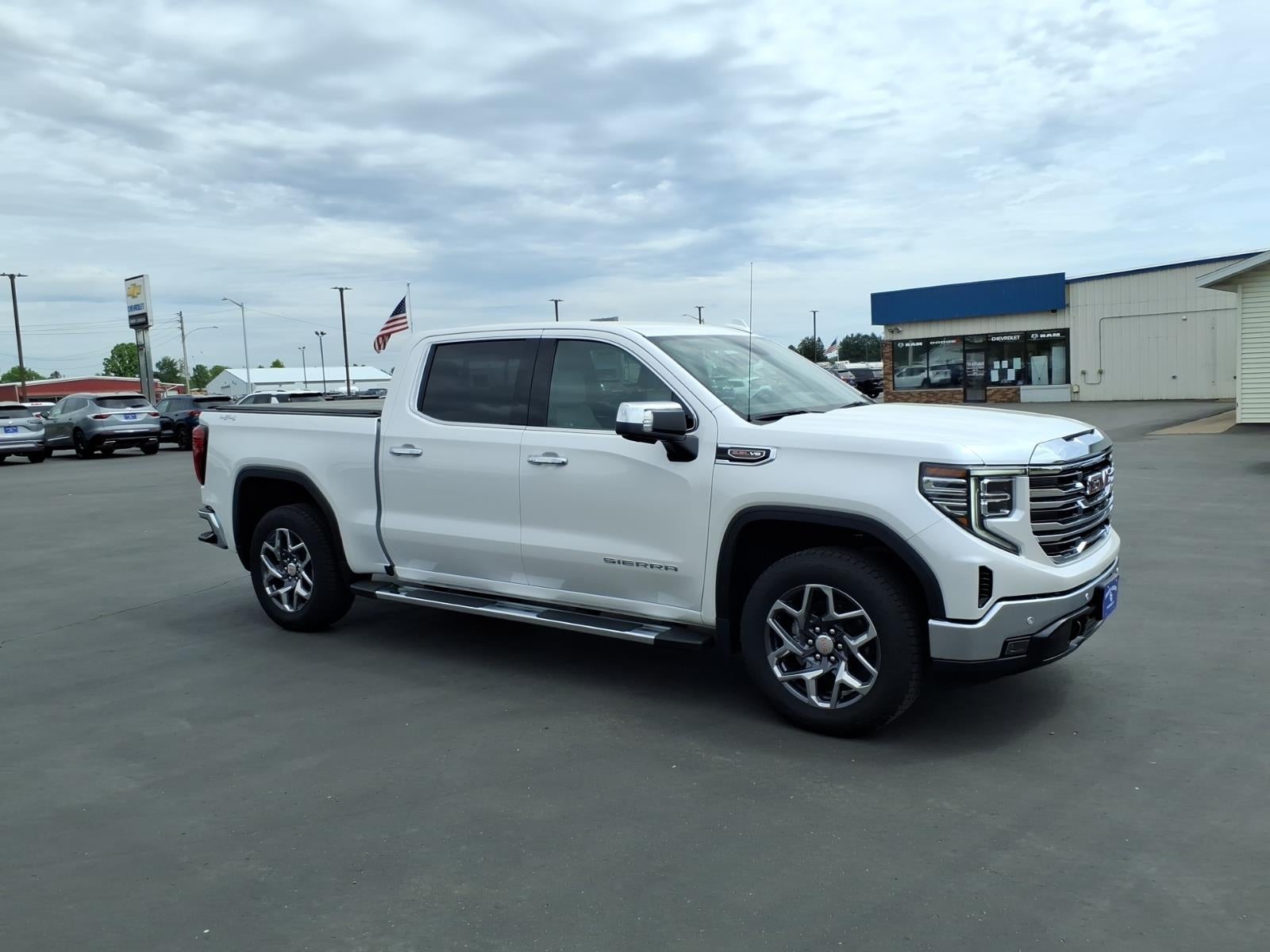 2025 GMC Sierra 1500 SLT