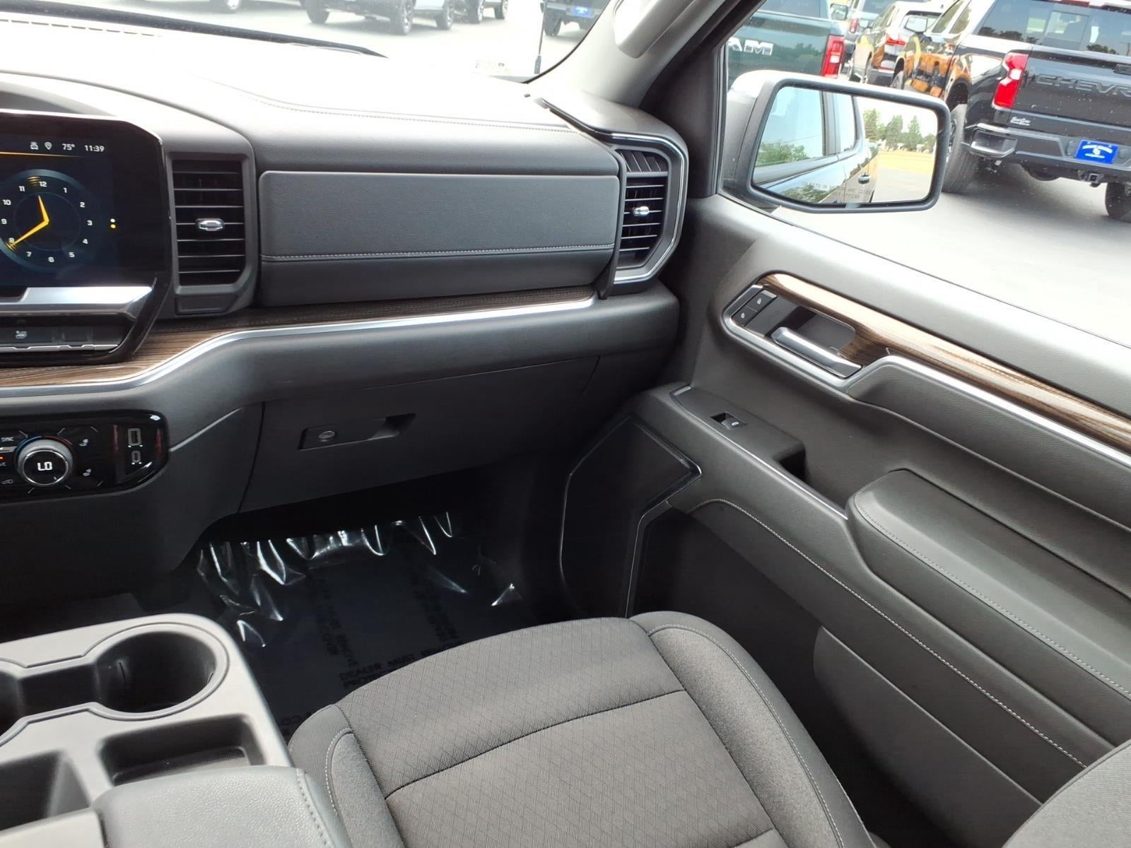 2025 Chevrolet Silverado 1500 4WD Crew Cab Short Bed LT with 2FL