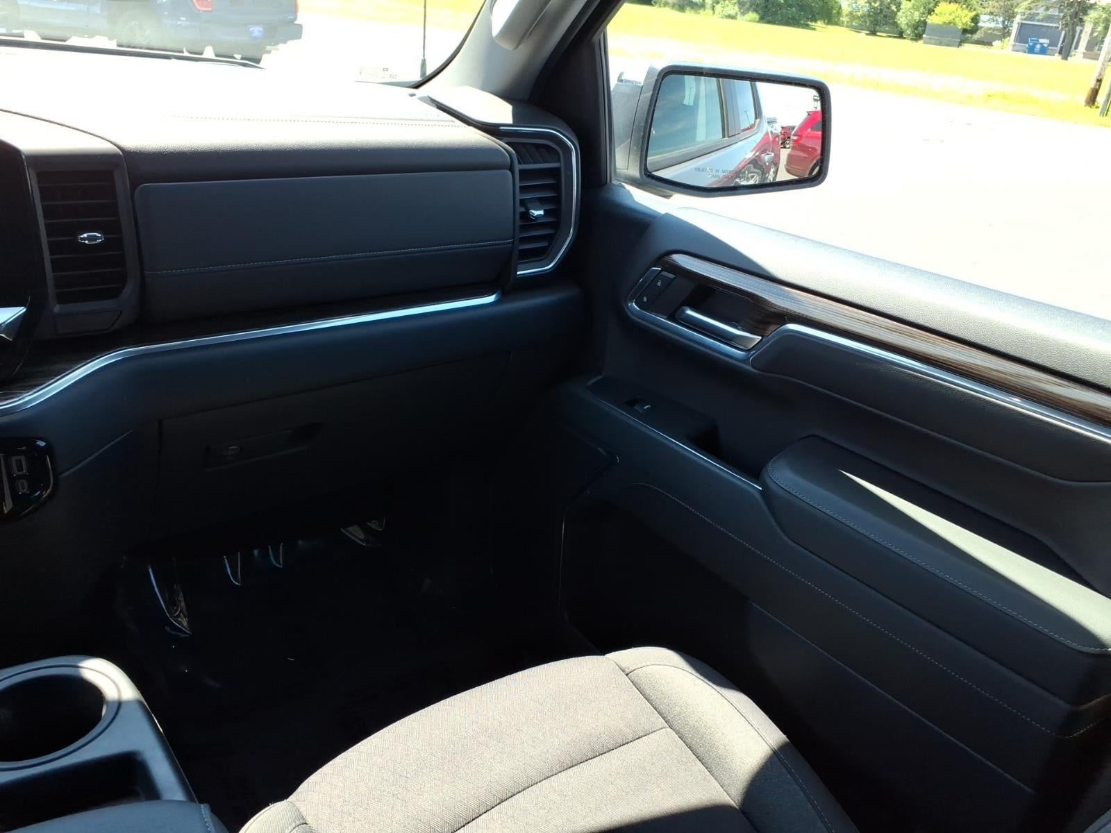 2024 Chevrolet Silverado 1500 4WD Crew Cab Short Bed LT