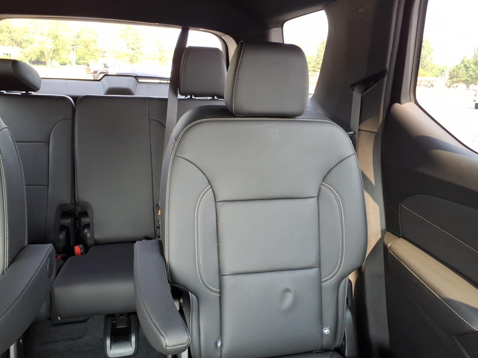 2023 Chevrolet Traverse AWD LT Leather
