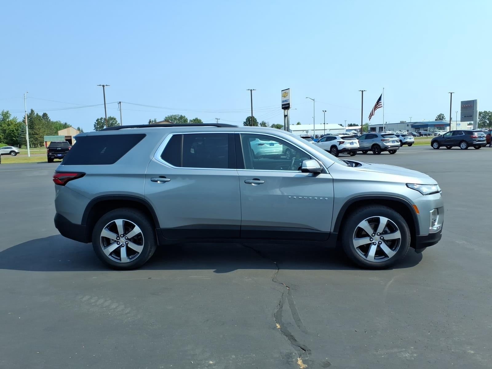 2023 Chevrolet Traverse AWD LT Leather