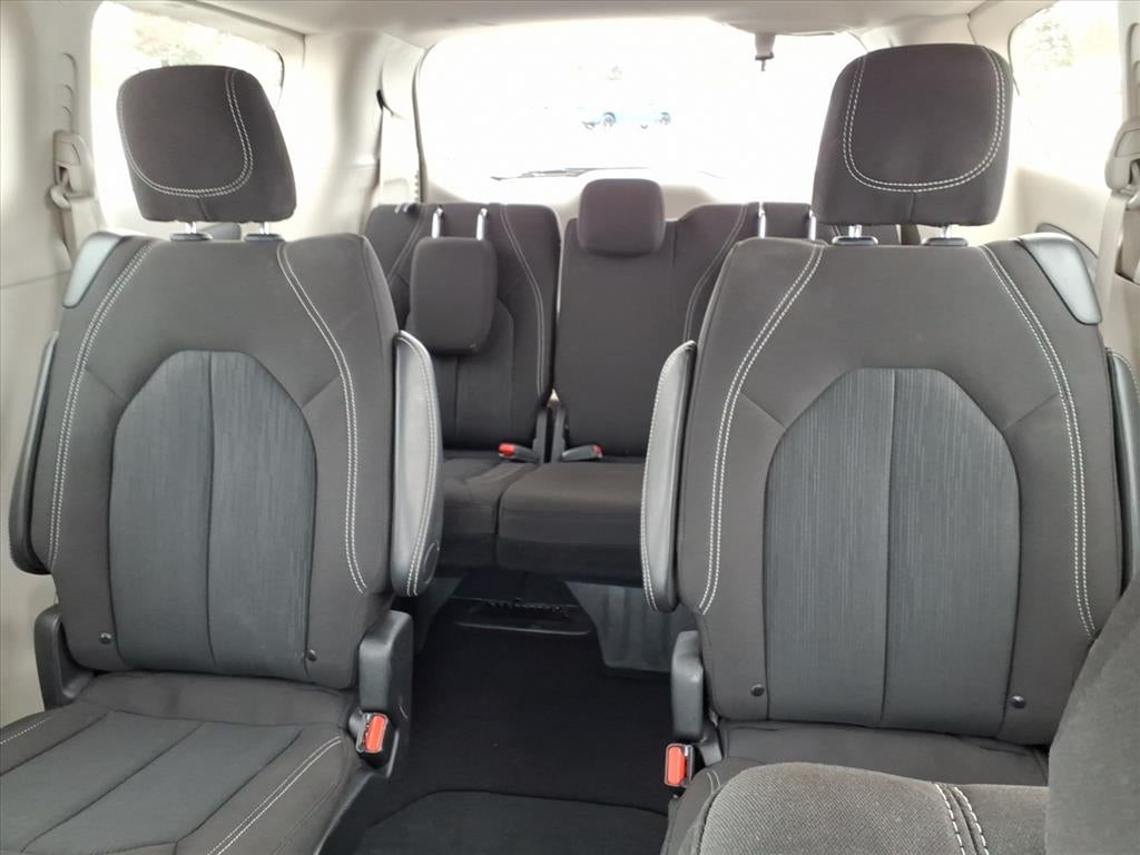 2024 Chrysler Voyager LX