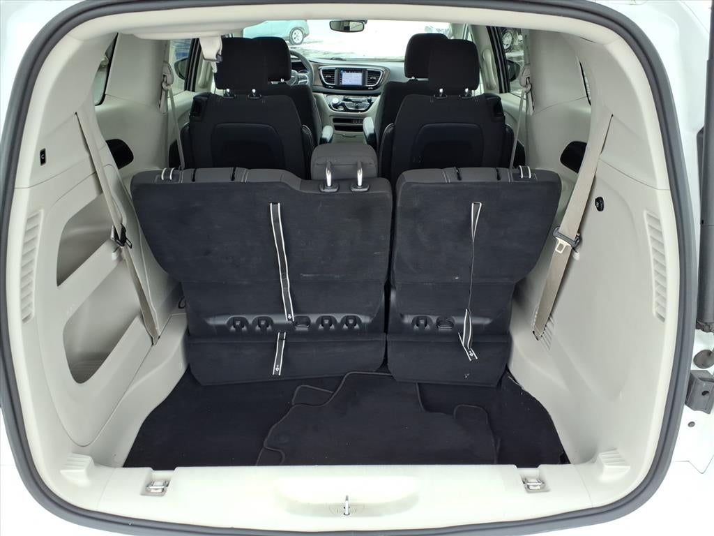 2024 Chrysler Voyager LX