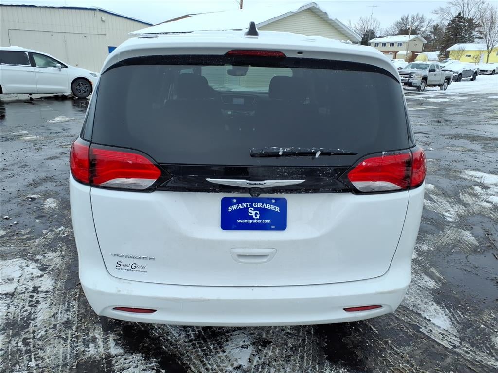 2024 Chrysler Voyager LX