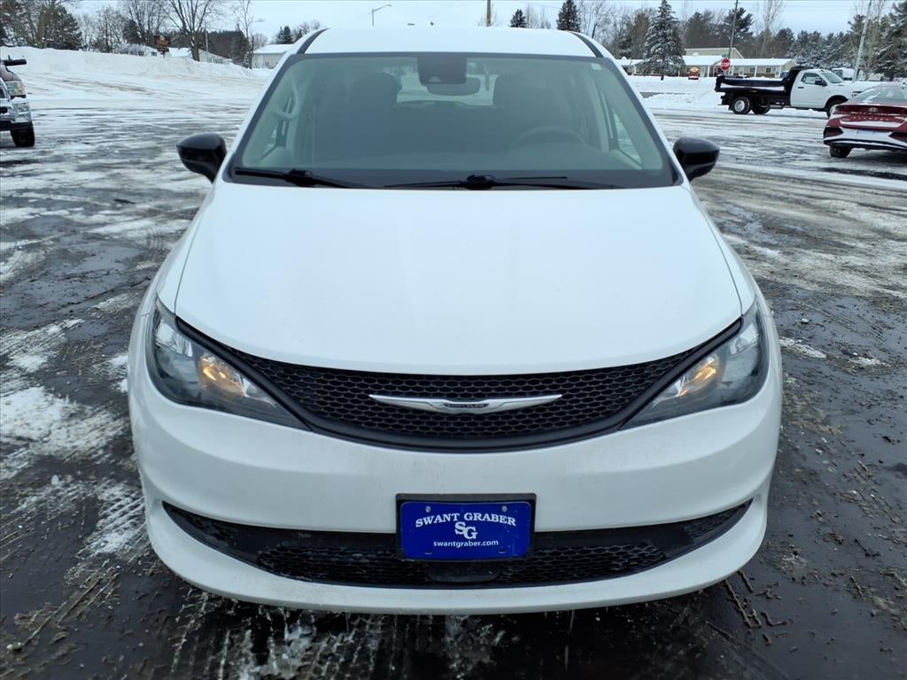 2024 Chrysler Voyager LX