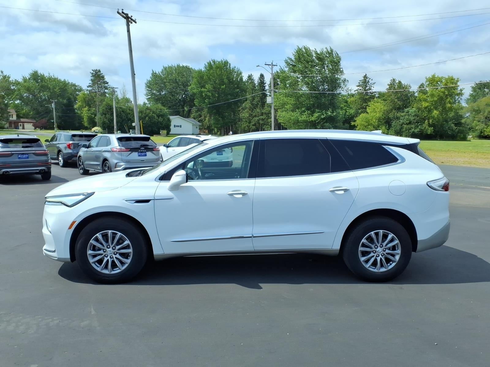 2023 Buick Enclave Essence AWD