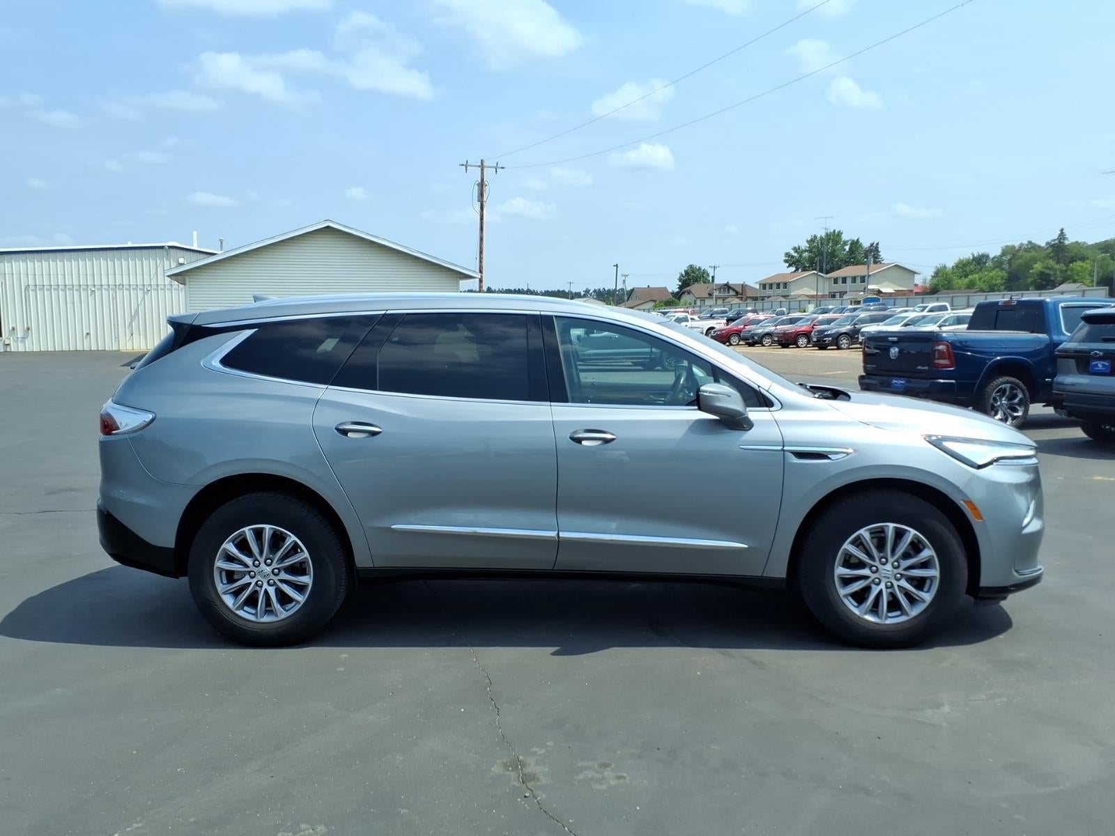2023 Buick Enclave Essence AWD